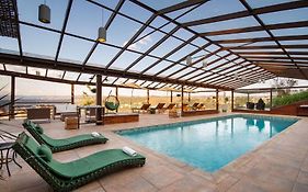 Chris Park Hotel